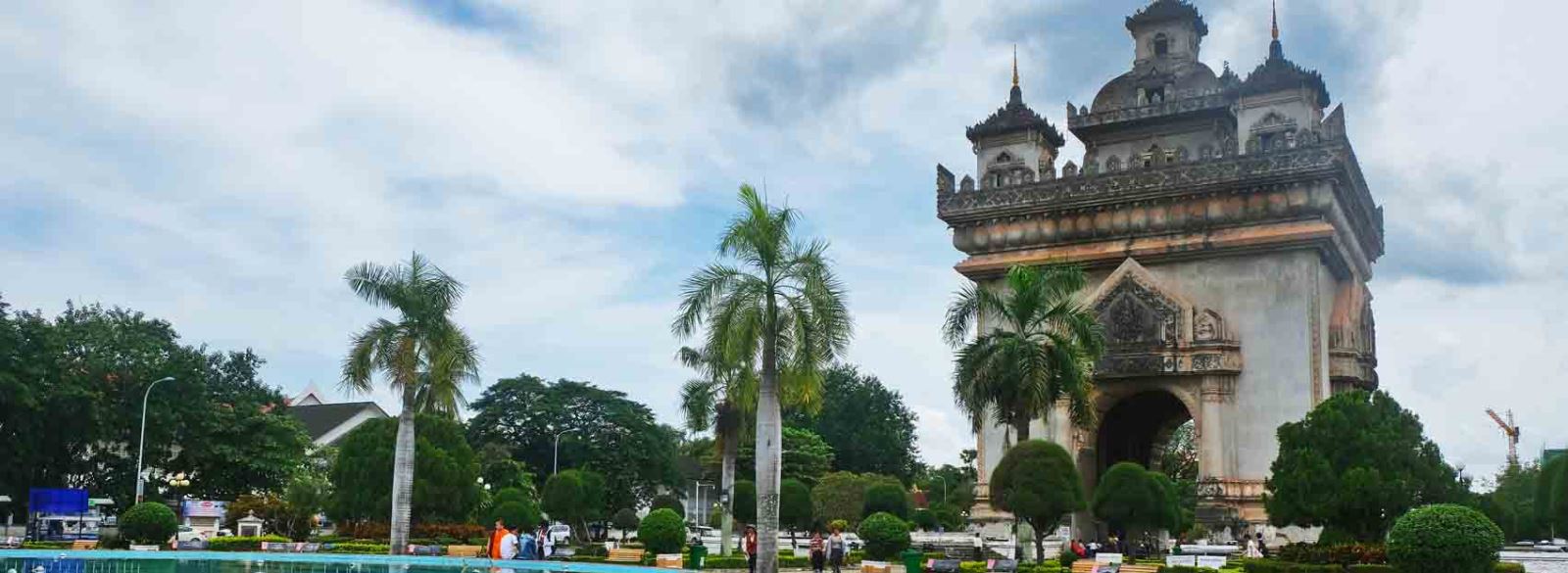 2. Arco di Patuxai - Vientiane