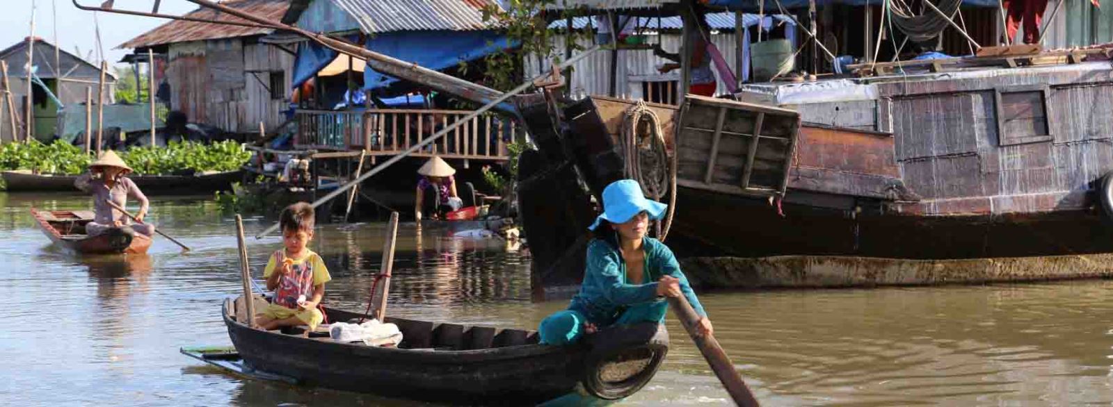 Villaggi galleggianti nel fiume Hau Giang