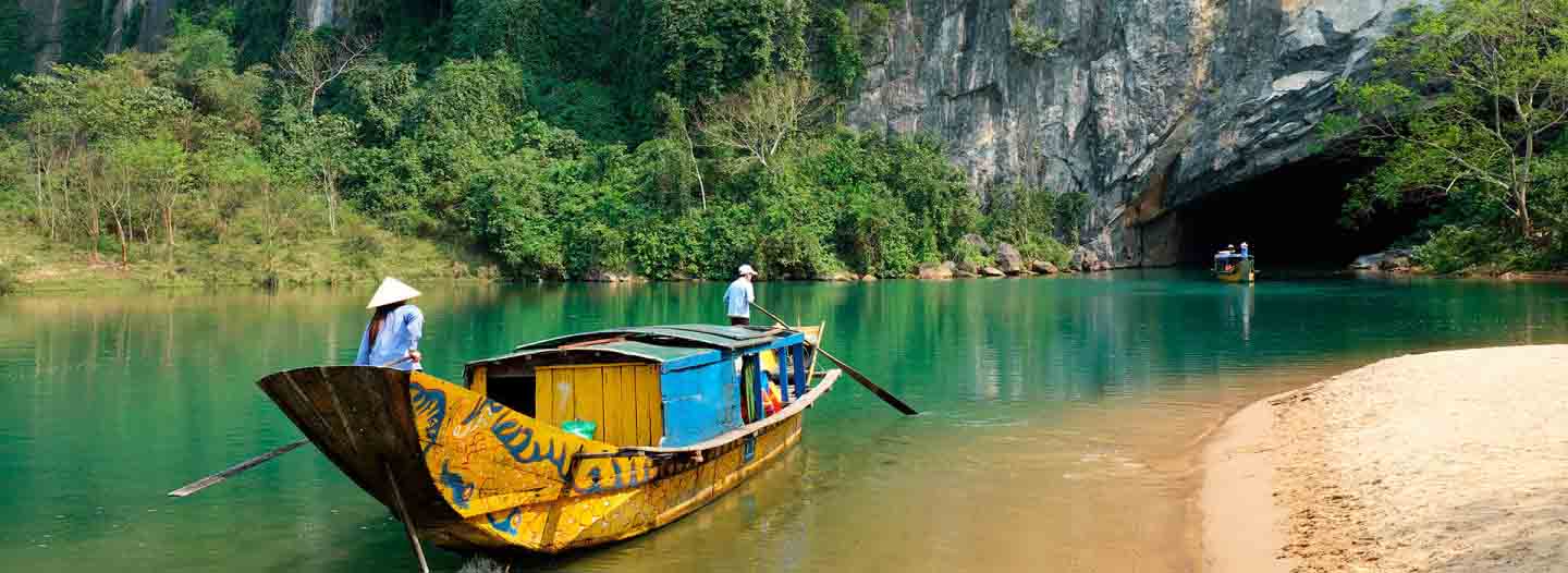 Fate una escursione a sampan sul fiume di Son e visita la grotta di Phong Nha